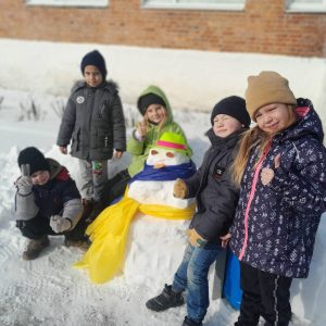 Учнівський колектив 2 клас Незламниий Сніговик Перемоги Леб'язька філія КЗ Зачепилівський ліцей Юлія Петрівна Батаєва